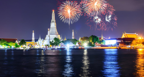 L�onda del rinnovamento: si conclude il Songkran, il capodanno che sommerge la Thailandia
